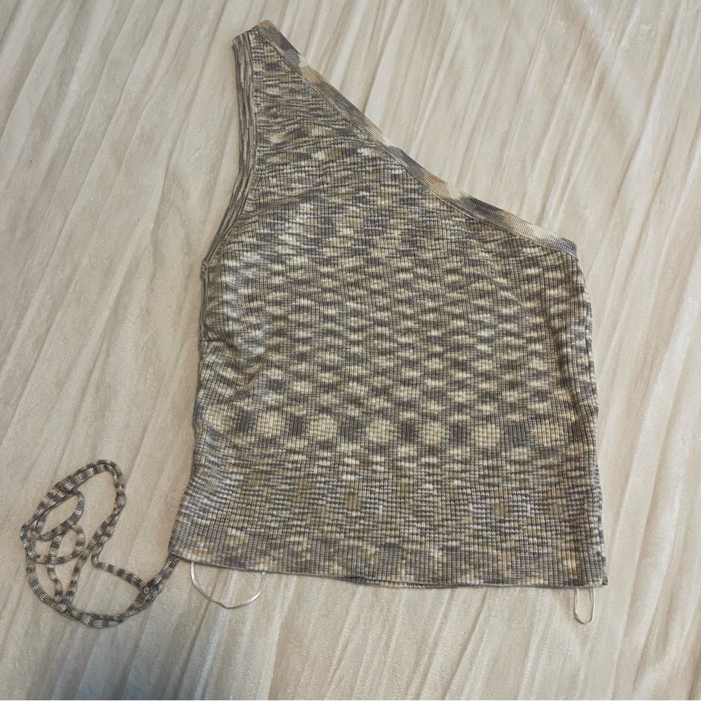 One shoulder tank